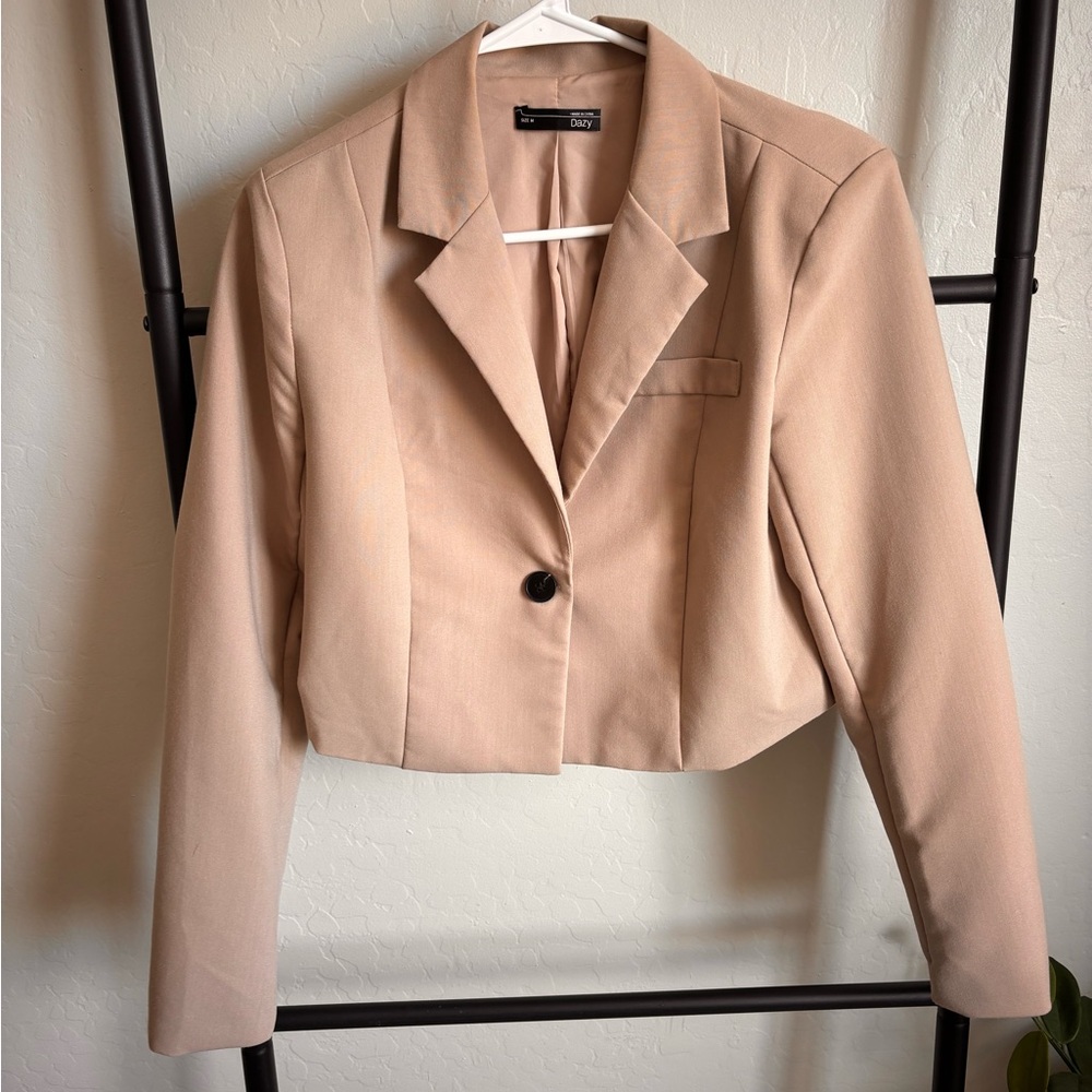 Forever 21 Beige Cropped Blazer
